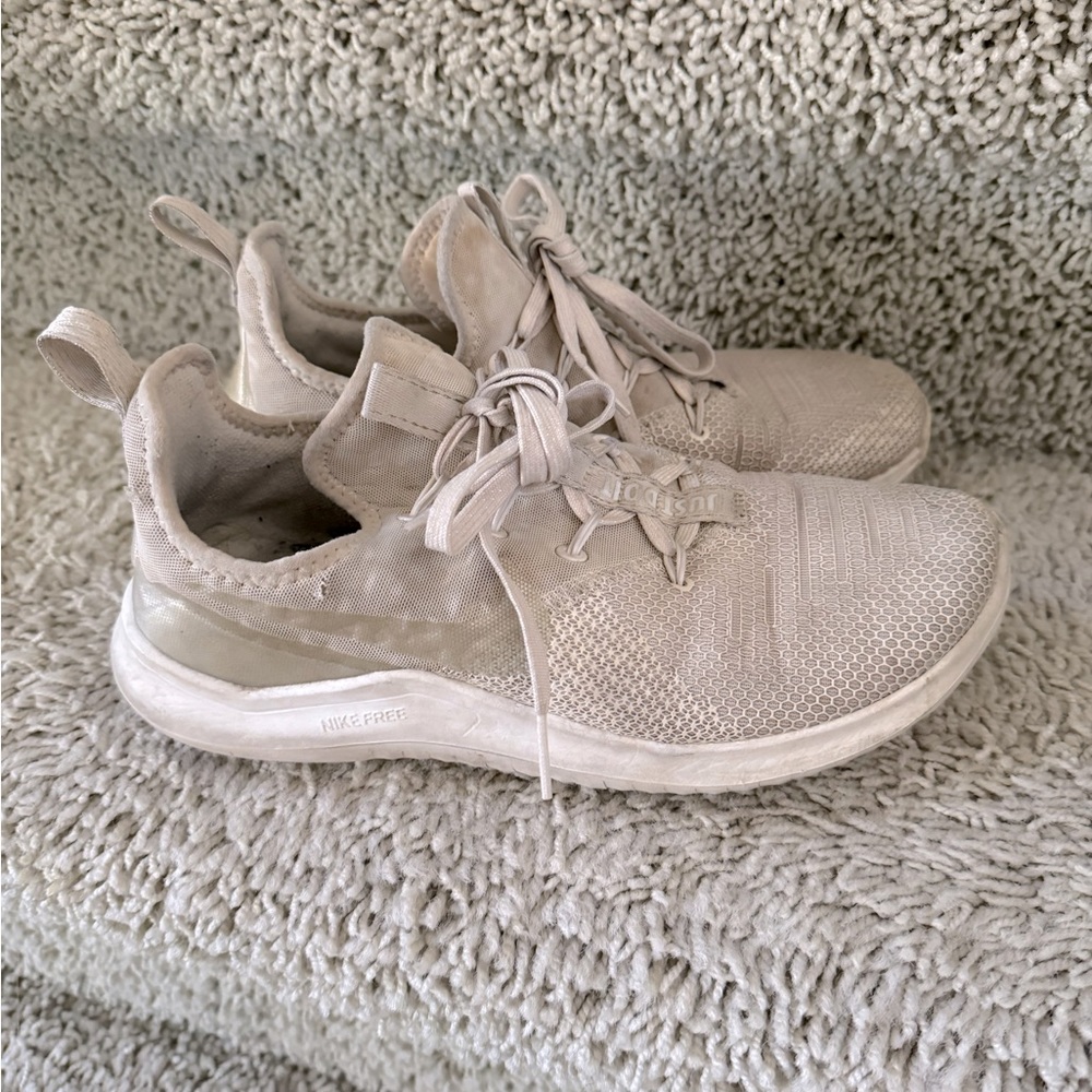 Women’s Nike shoes